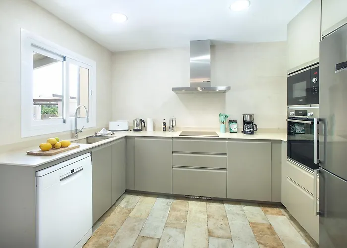 Owl Madrave - Families And Friends *