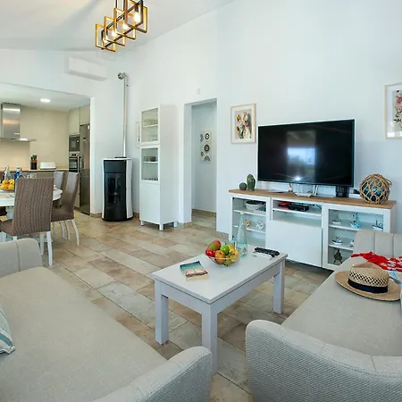 Owl Madrave - Families And Friends * Pollenca