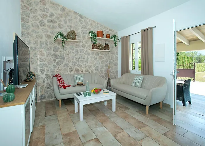 Owl Madrave - Families And Friends * Pollenca