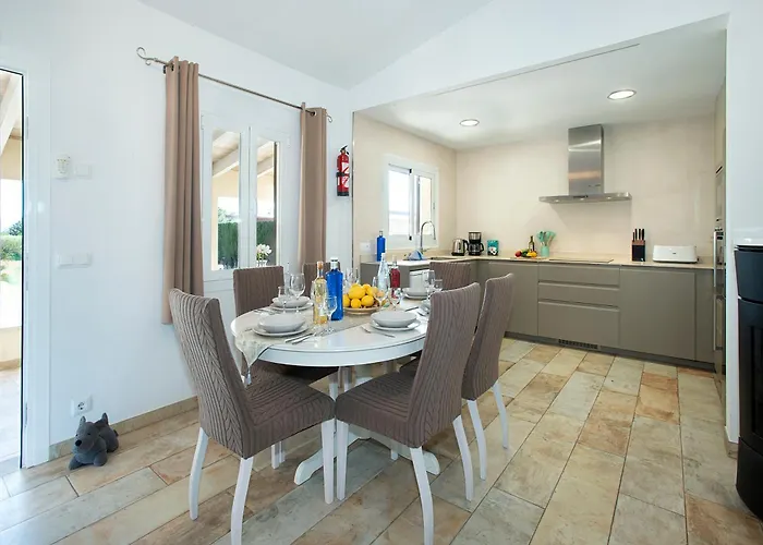 Owl Madrave - Families And Friends * Pollenca